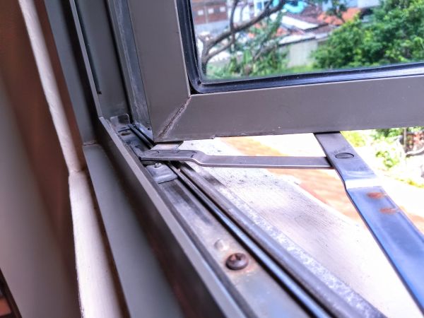 Cost of Hinged Window Replacement in Aurora